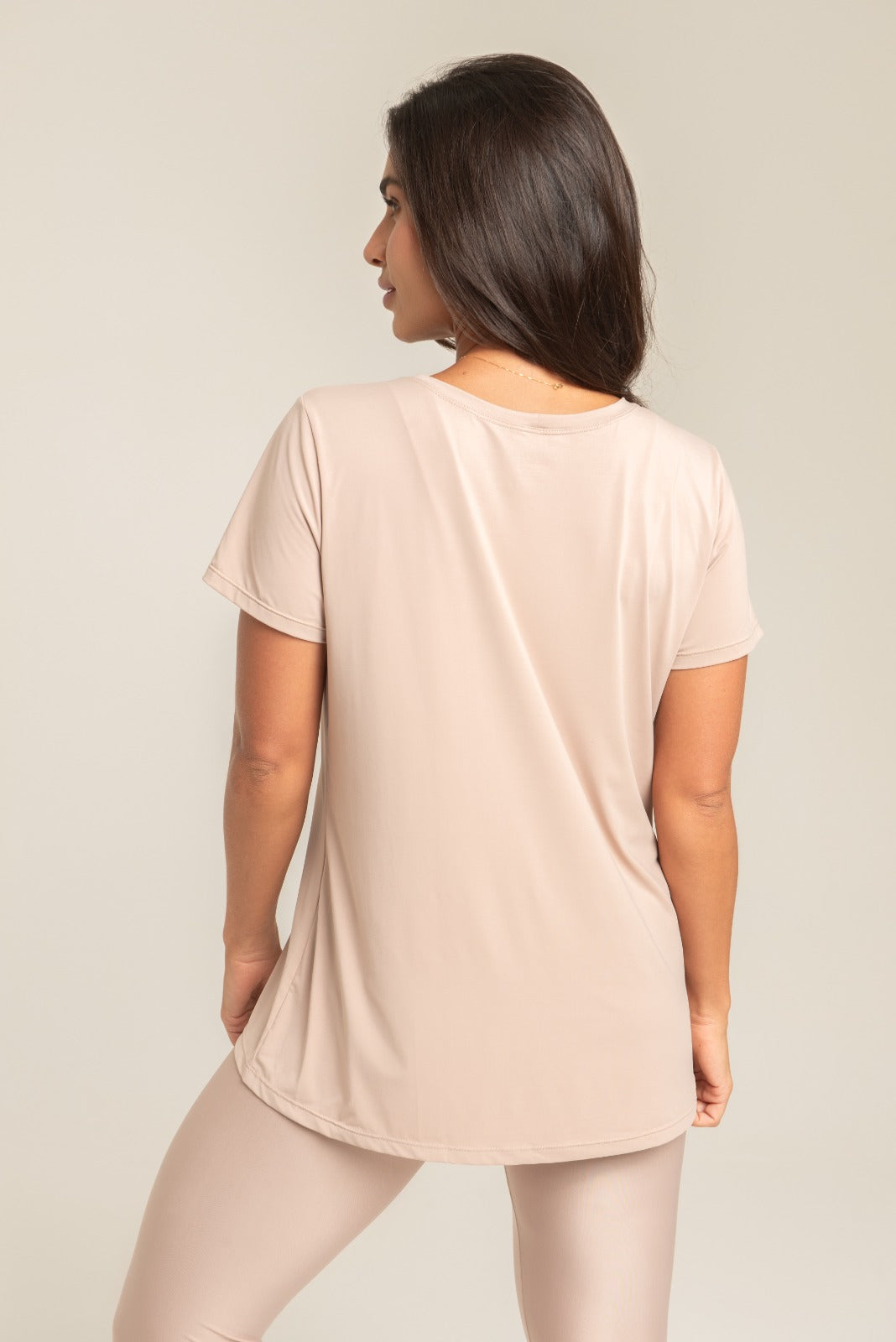 Camiseta Longa Confort Latte