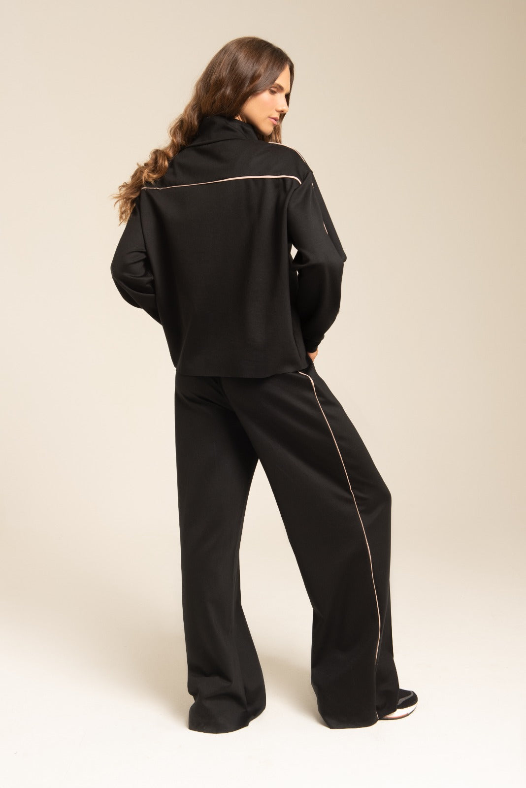 Conjunto Confort Give Preto c/ Chantilly